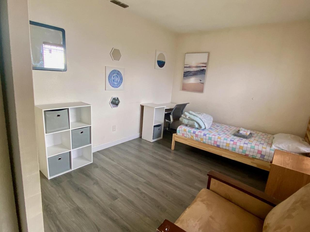 Whole Family - Wolfgram Hostel Sacramento Exterior photo